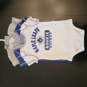 NWT Toronto Maple Leafs Onsie set, 6-9mos